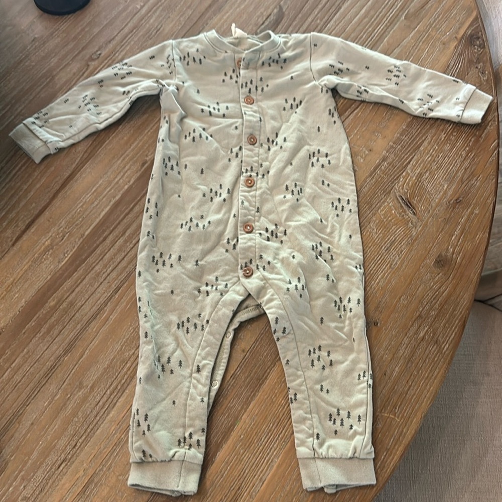 Q by Quincy Mae Romper Sz 18-24